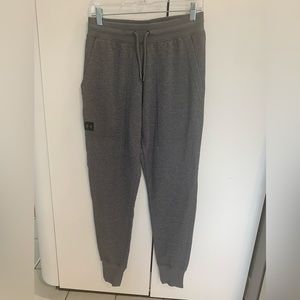 great pair of versatile under armour joggers